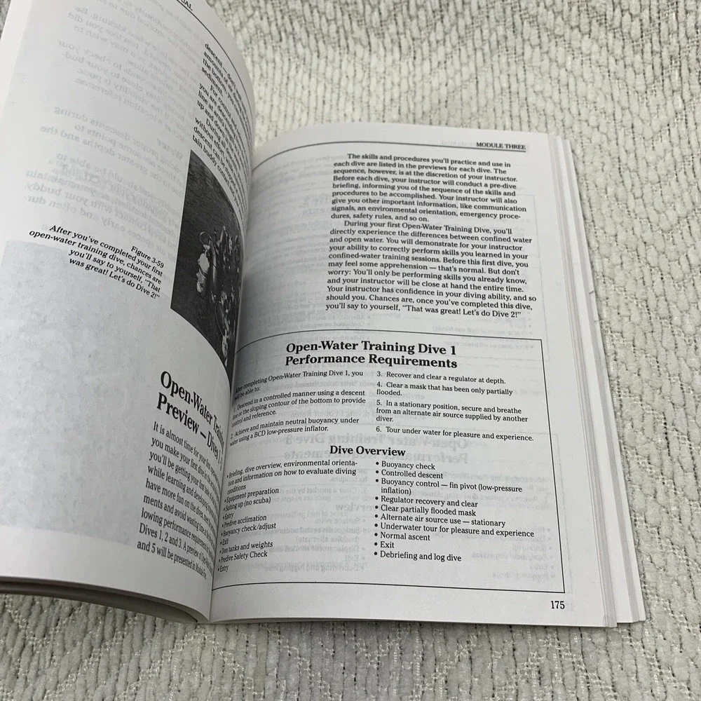 PADI Open Water Diver Manual (1990 S.C. Book) Fun and Adventure of Scuba Diving‎